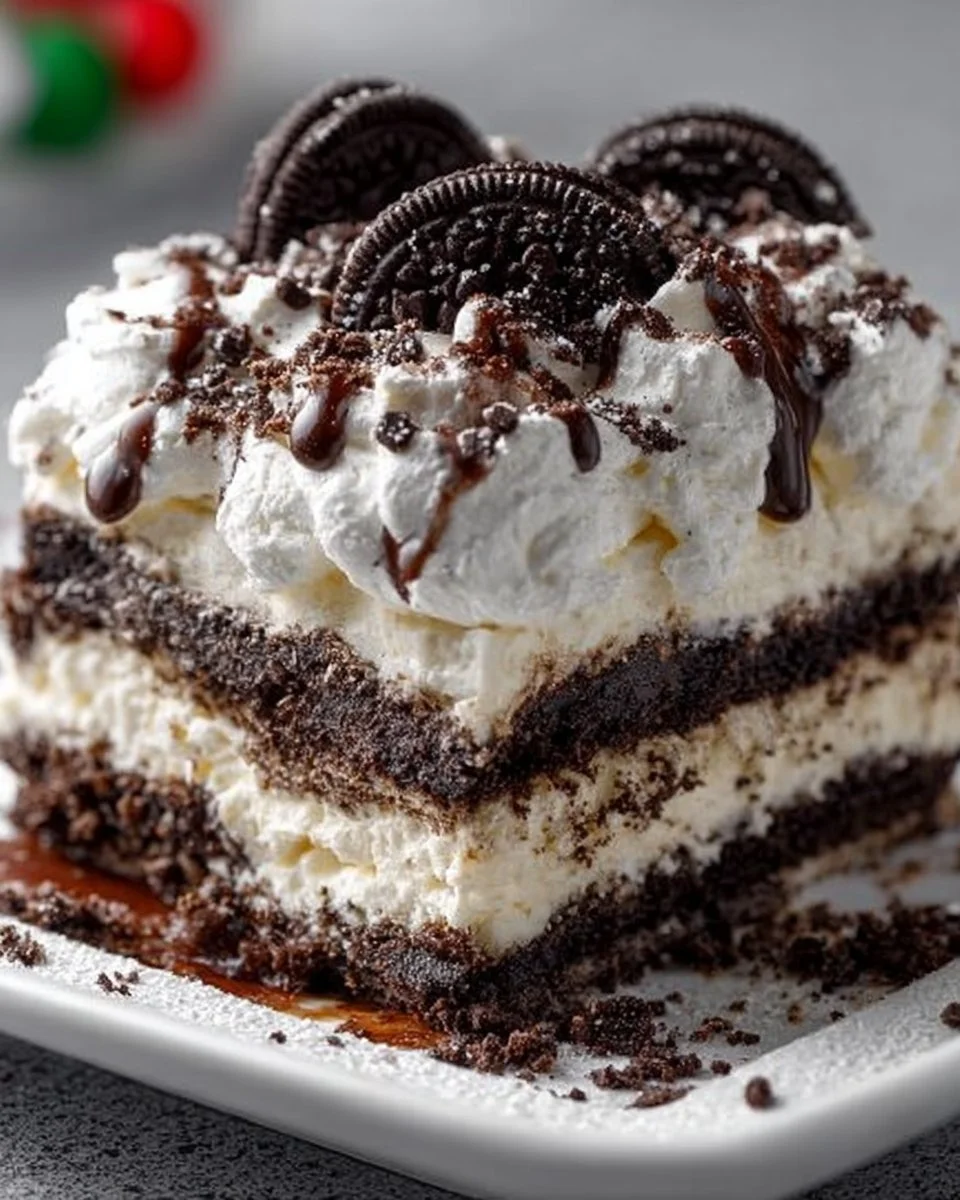 No-Bake Christmas Oreo Lasagna