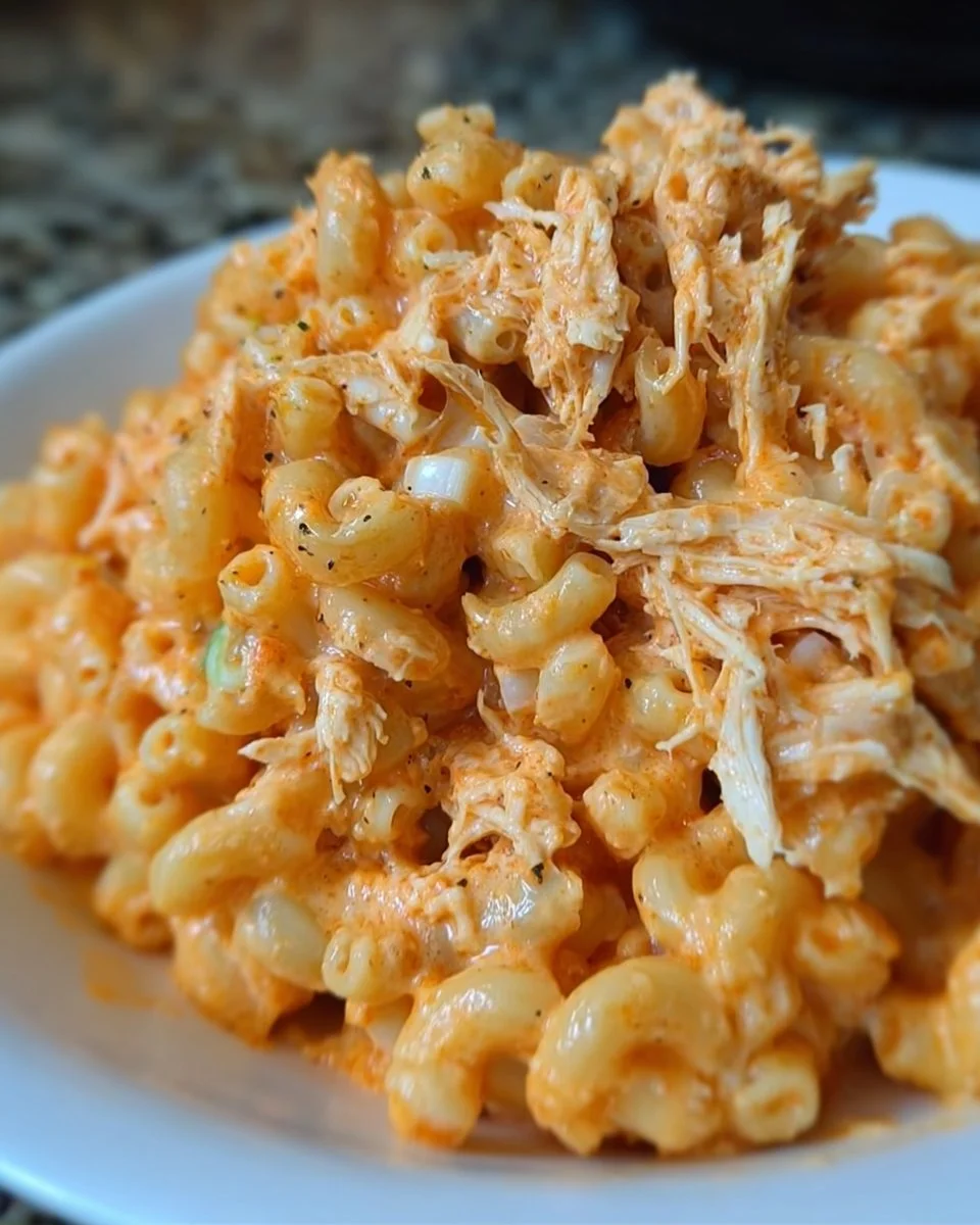 Crockpot Buffalo Chicken Mac &amp; Cheese